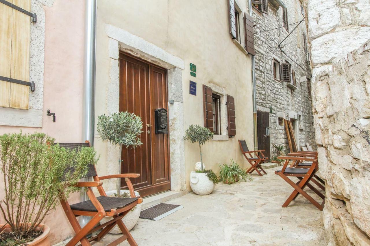 Villa Castel Bale Luaran gambar