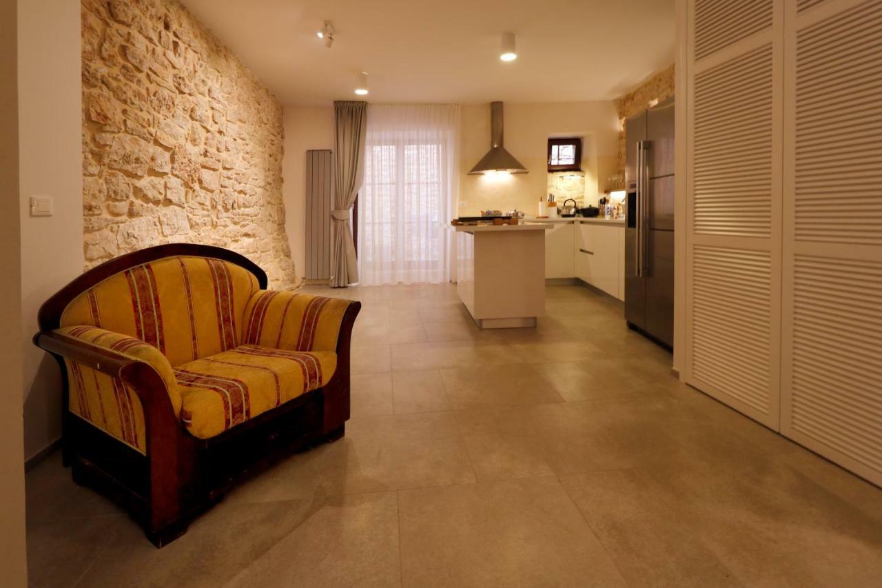 Villa Castel Bale Luaran gambar