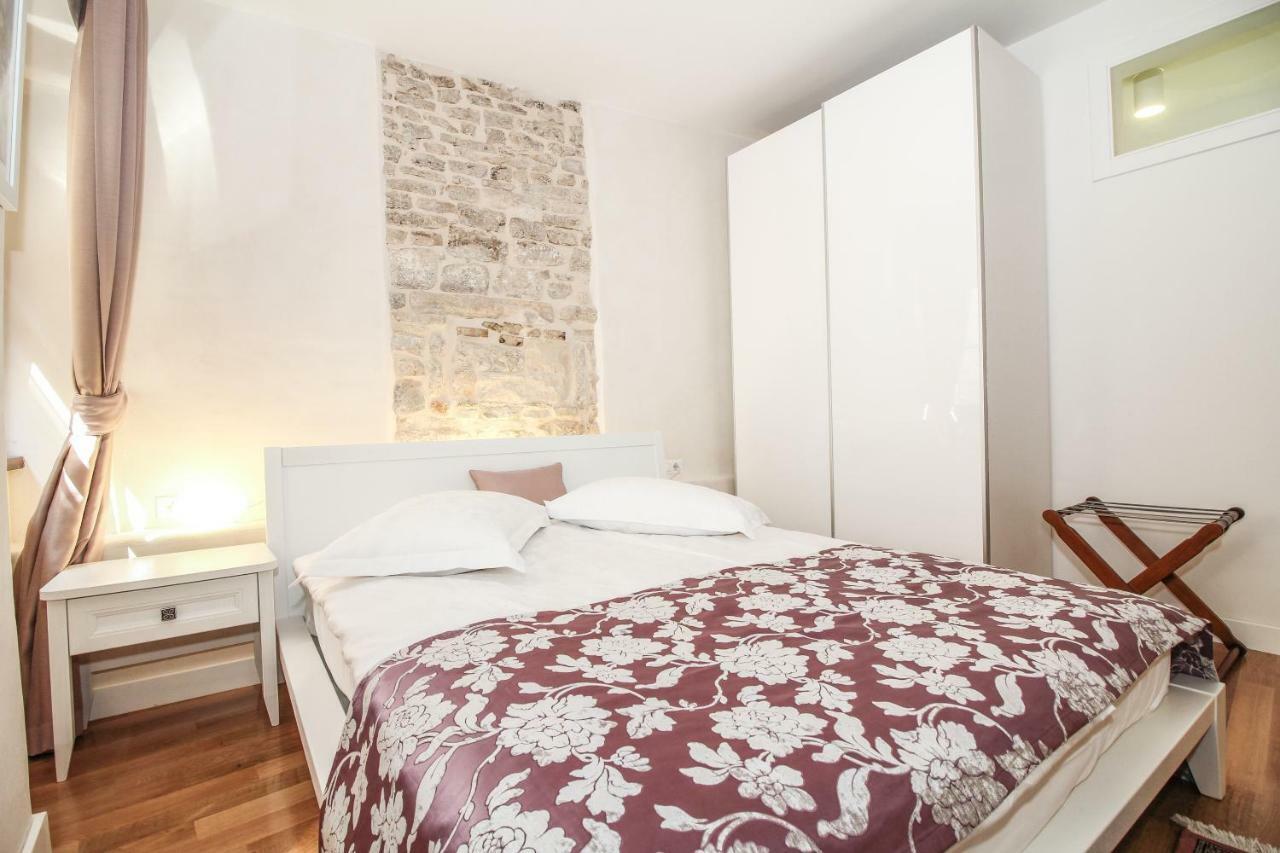 Villa Castel Bale Luaran gambar