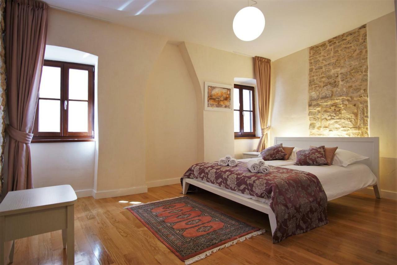 Villa Castel Bale Luaran gambar