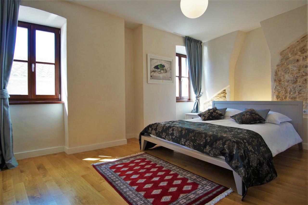 Villa Castel Bale Luaran gambar