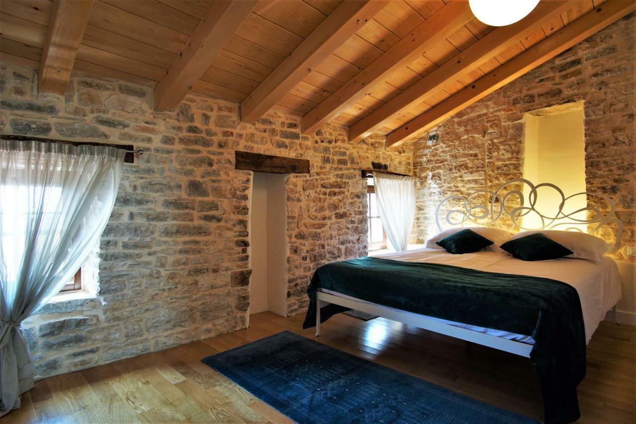 Villa Castel Bale Luaran gambar